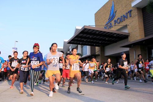 Runners sprint to take an early lead at a "fun run" that kicked off the Labor Day celebration in the Subic Bay Freeport. Workers from the Subic Bay Metropolitan Authority and Subic locator-companies joined the community event that began and ended at the Harbor Point Ayala Mall.
