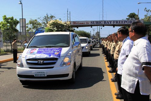SAF funeral procession passes in Subic Freeport