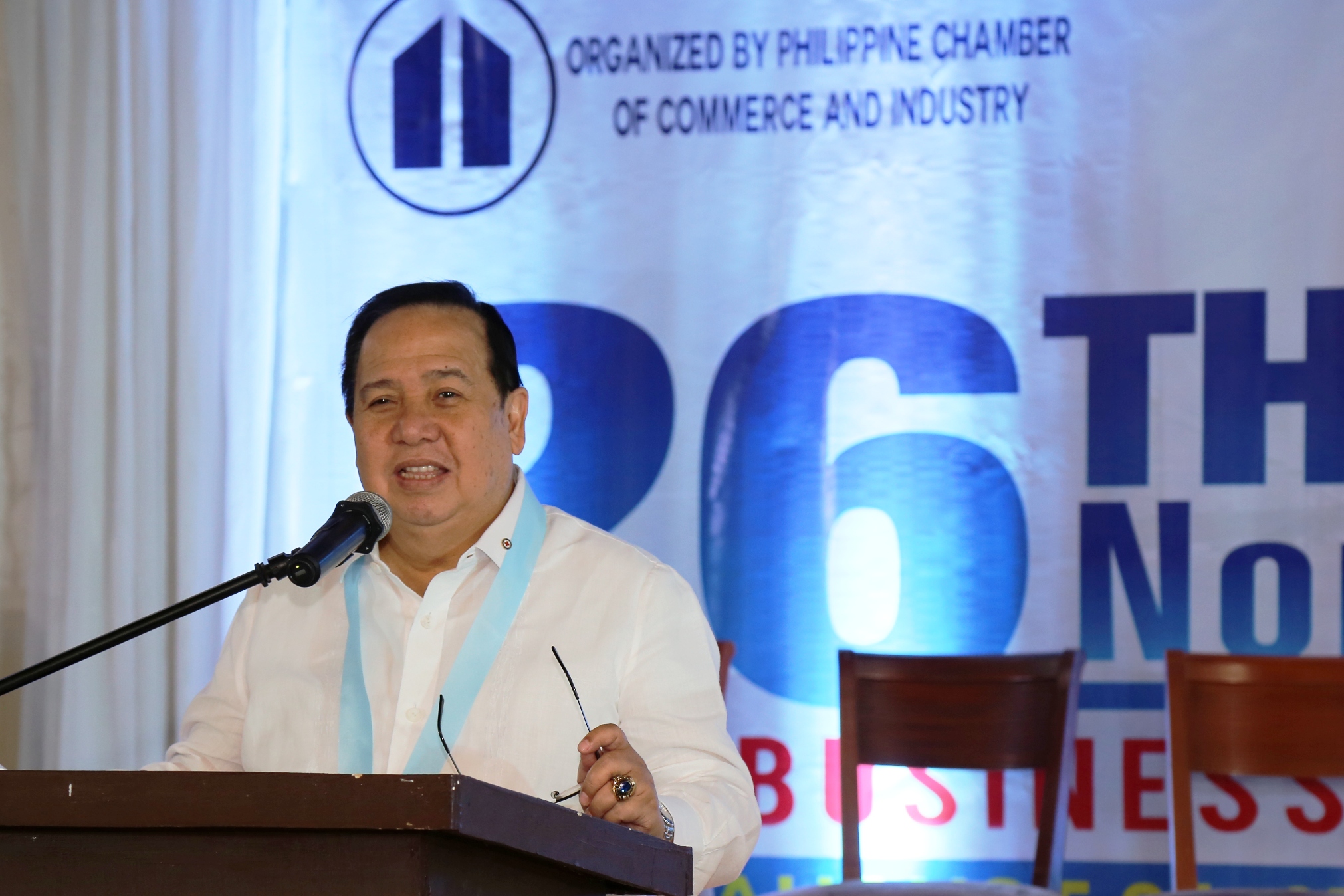 Sen. Richard Gordon explains his bill proposing for the creation of the Central Luzon Regional Investment and Infrastructure Corporation during a business forum in the Subic Bay Freeport.