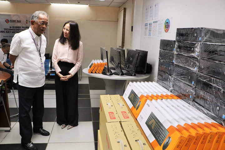 Subic Bay Metropolitan Authority (SBMA) Chairman and Administrator Eduardo Jose L. Aliño and Theresita D. Eisma, President and Chairman of e-Konek Pilipinas, Inc. inspect computer units that were turned over to SBMA on Wednesday, April 3 at the Seaport Administration Building in Subic Bay Freeport zone.