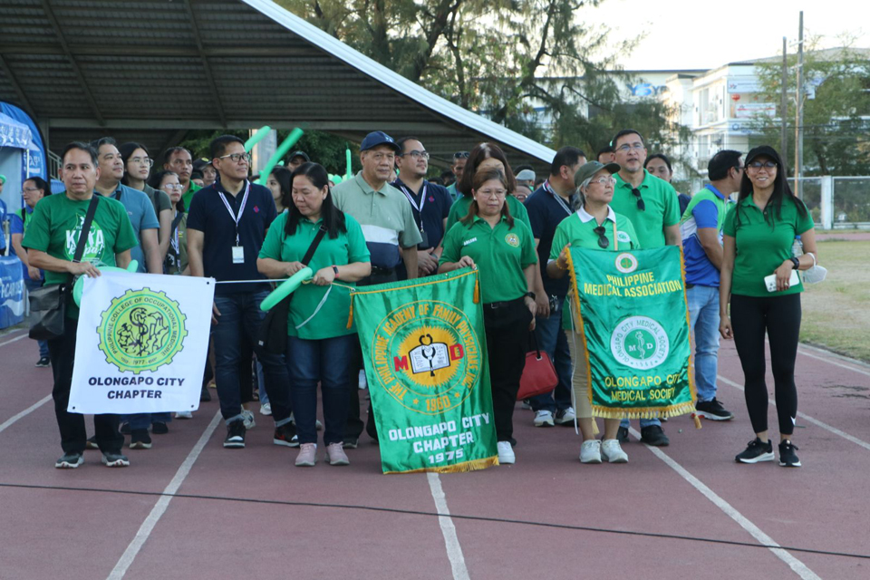 Around 500 participants of the Subic Bay Metropolitan Authority (SBMA) Labor Department’s Zumbathon event gathered at the Remy Field here last May 3 to affirm their support to the World Day for Safety and Health at Work. The Zumbathon event is part of the SBMA Labor Department’s Labor Day celebration.