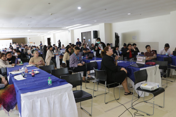 Participants of the Start-Up Grant Fund Bootcamp listen intently to one of the resource speakers who talks about the Start-up Grant Fund Program (SGF) of the Sulong Central Luzon Project and the Department of Science and Technology (DoST).