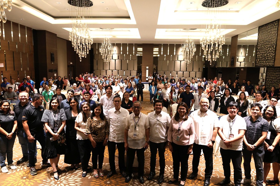 3] Subic Bay Metropolitan Authority (SBMA) Chairman and Administrator Eduardo Jose L. Aliño (center) joins panelists and participants for a photo opportunity during a locators’ forum held on Monday, May 26, 2025at the Traveller’s Hotel in Subic Bay Freeport.
