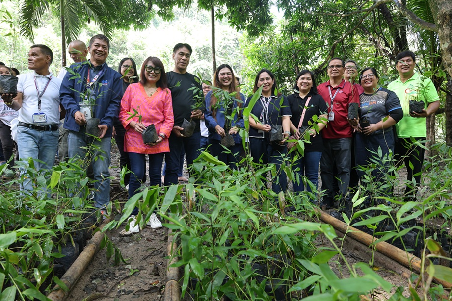 Subic Bay Metropolitan Authority (SBMA) OIC Deputy Administrator for Public Health (formerly Senior Deputy Administrator for Regulatory Group) Amethya Dela Llana (4 th  from left), SBMA Ecology Center OIC Manager Rossel Abuyo, and Department of Trade and Industry Provincial Director Enrique Tacbad (2 nd  from right) spearhead the ribbon-cutting ceremony during the launching of the Bamboo Nursery on Tuesday, June 24 at El Kabayo Forest area in Subic Bay Freeport zone.
