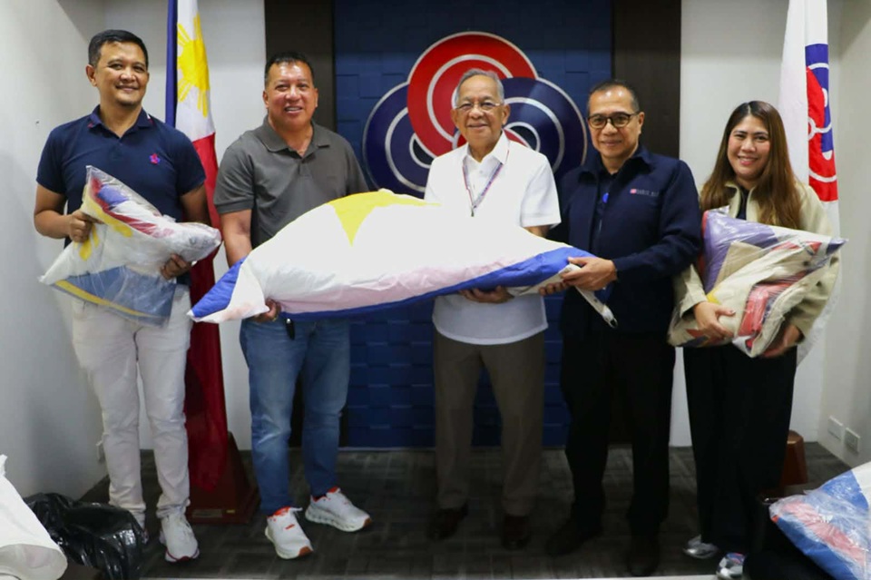 Subic Bay Metropolitan Authority (SBMA) Chairman and Administrator Eduardo Jose L. Ali&ntilde;o (center) leads the turnover of its worn-out Philippine flags to Barangay Captain Vicielito Balan (2 nd &nbsp;from left) of Alion, Mariveles, Bataan, for inclusion in the flag disposal program on March 13 in compliance with Republic Act 8491. Assisting the turnover were SBMA acting-Deputy Administrator for Administration Vicente Evidente, Jr. (2 nd &nbsp;from right), SBMA Procurement &amp; Property Management Department (PPMD) acting-manager Jennifer Guiang (right), and PPMD Division Chief Dennis Rolan Baviera (left).