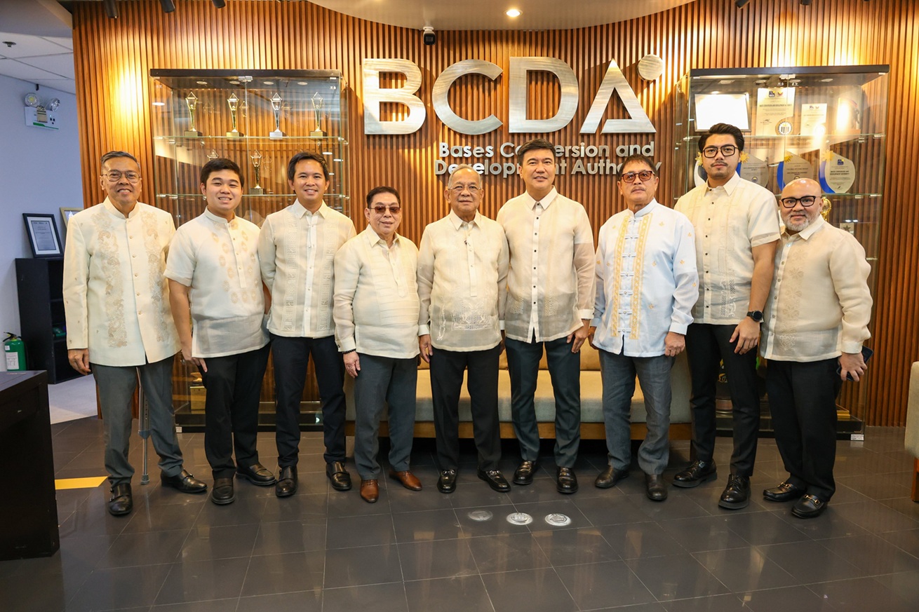 Subic Bay Metropolitan Authority (SBMA) Chairman and Administrator Eduardo Jose L. Ali&ntilde;o (center) and the Bases Conversion and Development Authority (BCDA)&nbsp;President and CEO Joshua M. Bingcang (4th from right) pose for a souvenir photo to seal the deal to&nbsp;make the Port of Subic Bay the preferred maritime gateway for the Pax Silica initiative.&nbsp;The&nbsp;Memorandum of Understanding (MOU)&nbsp;was signed at the Bonifacio Technology Center in BGC, Taguig City, on July 20, 2026.&nbsp; Also in the photo are (left to right): SBMA Senior Deputy Administrator Ronnie Yambao, SBMA Directors Arturo Raphael Luis Mu&ntilde;oz, Rafael Miguel Marcelo, Jose Mari Ponce, Danton Bueser, John Joseph Inton, andPatrick Jean Gonzales.
