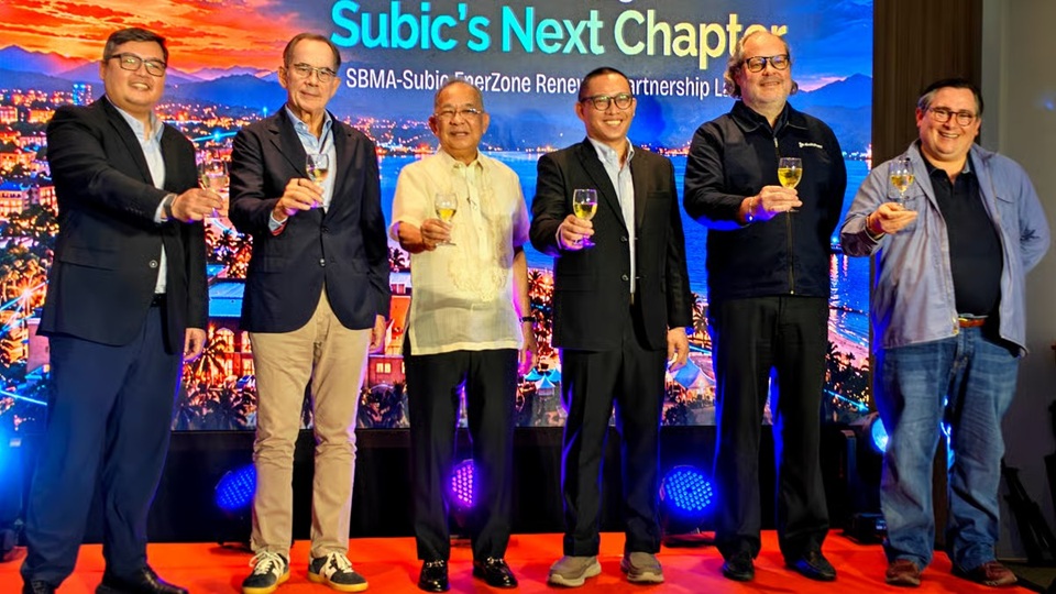 Officials from the SBMA and the Aboitiz' Subic Enerzone Corporation raise their glasses during a ceremonial toast to celebrate the renewed partnership held at the 4th Level of Ayala Triangle Gardens (ATG) 2 in Makati City on October 23, 2026.